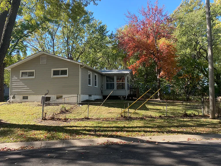 13126 Sycamore Ave — Photo 4