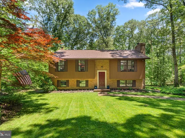 8250 Railroad Ave, Pasadena, MD 21122