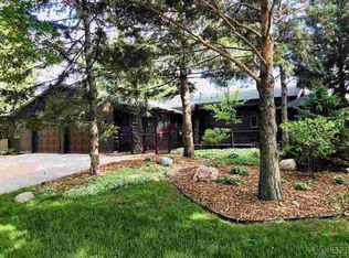 1101 E Plum Creek Rd, Sioux Falls, SD 57105