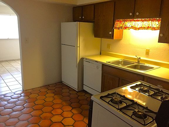 2nd image of 1129 S Stratton Ln