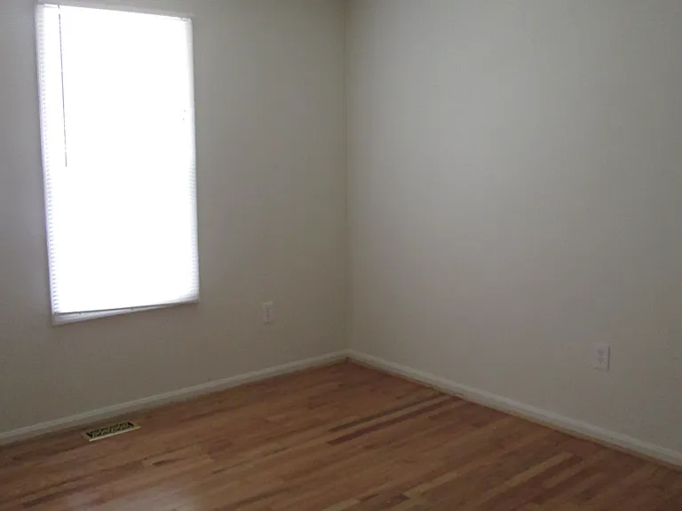 5283 Ilchester Rd — Photo 14