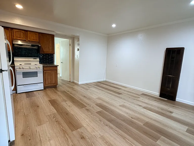3553 Dimond Ave #14 — Photo 1