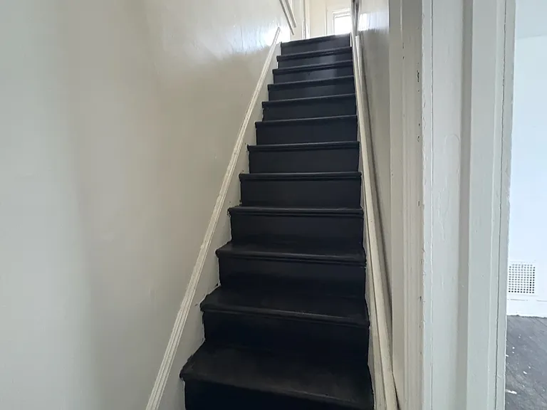 623 Crown Ave — Photo 9