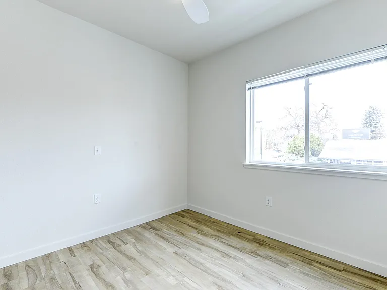 1220 Mapleton Ave — Photo 17