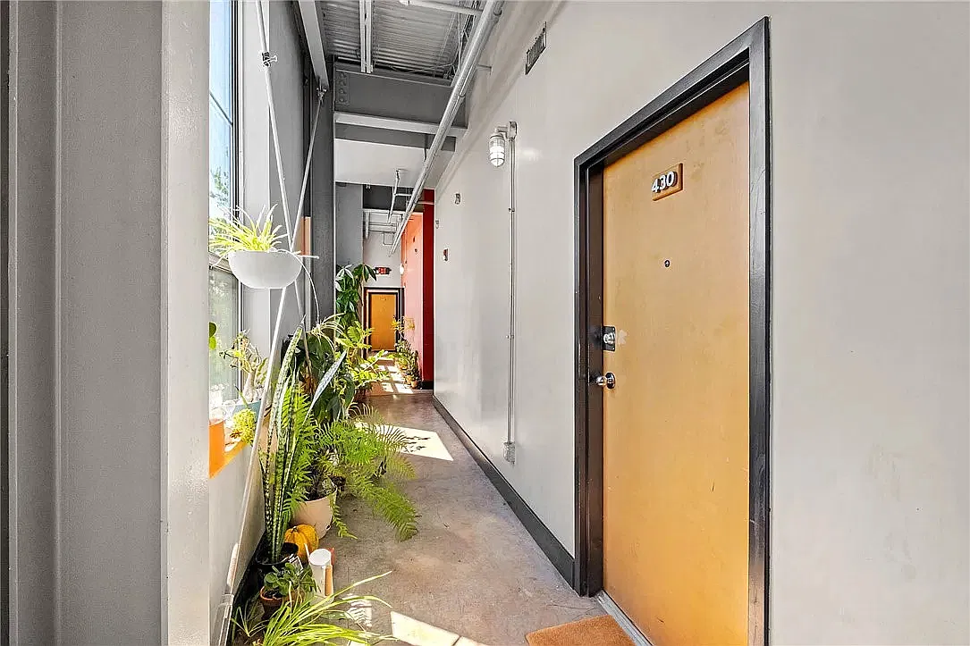 1 bed, 1078 sqft, $1,450 — Photo 3