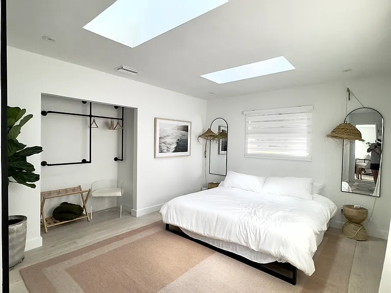 2410 Floyd St — Photo 4