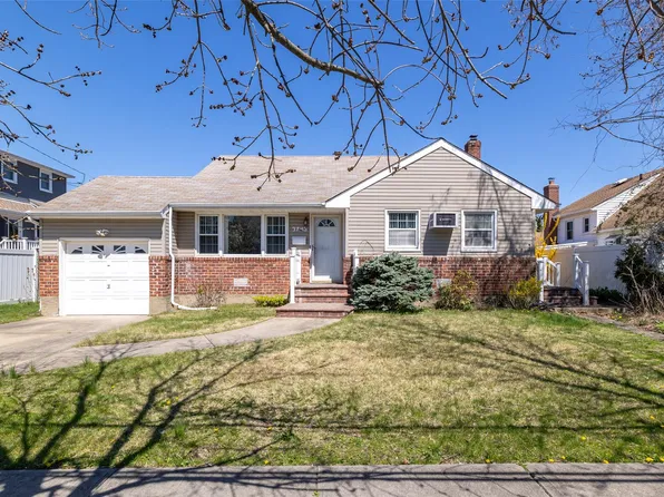 3783 Harbor Boulevard, Seaford, NY 11783