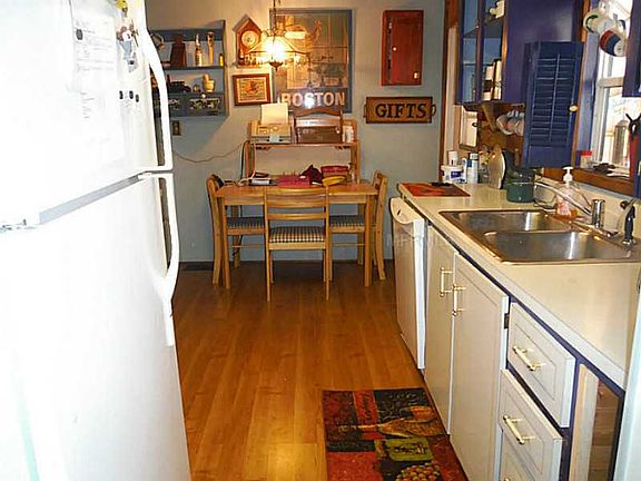 4th image of 83 Redwood Dr #3