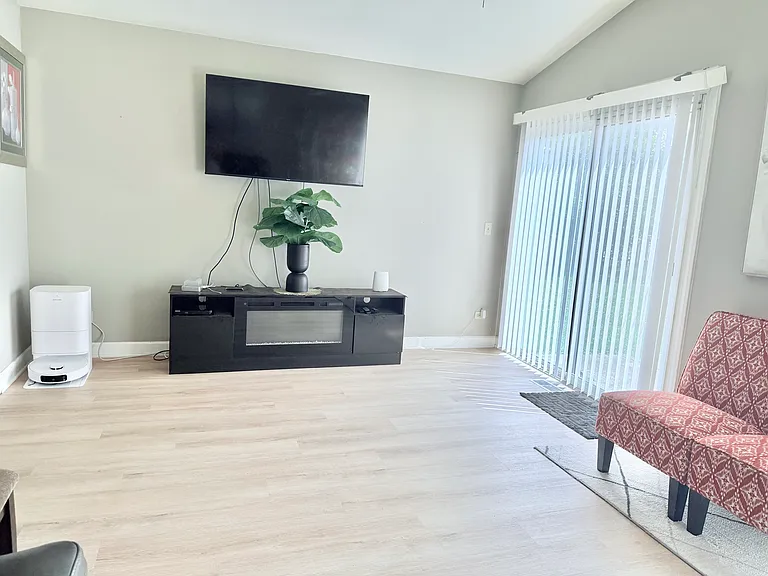 1723 Cumberland Rd — Photo 7