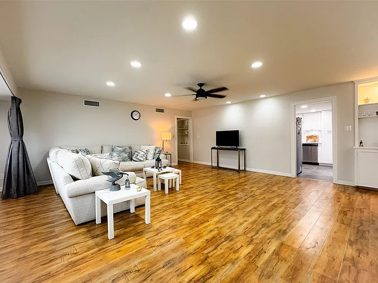 637 S Ripple Creek Dr #637 — Photo 5
