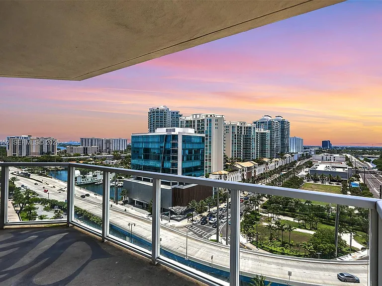 16699 Collins Ave #1507 — Photo 4