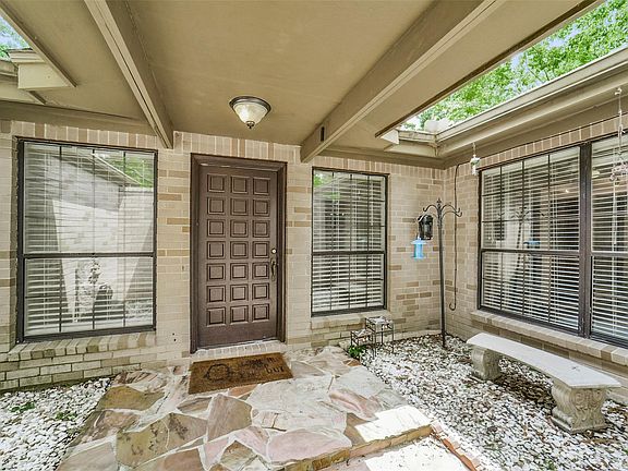 2nd image of 5147 Beechnut St