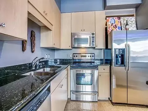3225 Turtle Creek Blvd #718 — Photo 3