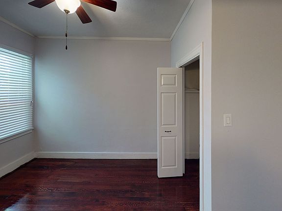 4th image of 1324 Calumet Ave #103