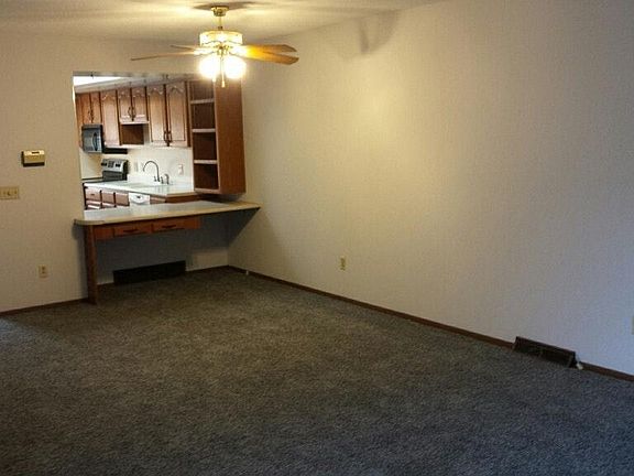 DR Passway to Kitchen