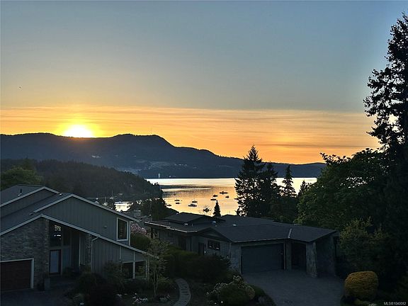 3rd image of 6897 McKenna Ct