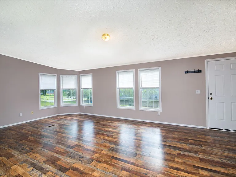 55 Crestview Hts — Photo 15