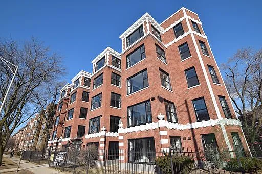 7645 N Sheridan Rd #109 — Photo 14