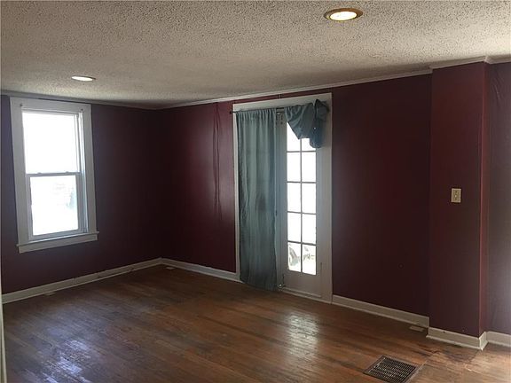 5th image of 4524 Wyoming St