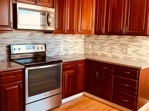 2nd image of 2240 19th St #2240