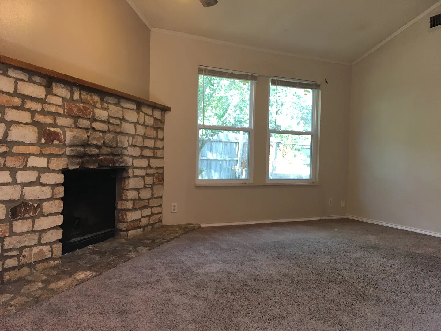 906 Sirocco Drive — Photo 4