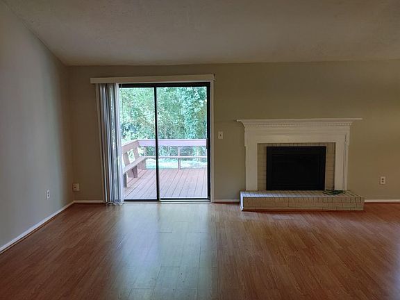 4th image of 400 Sheringham Ct