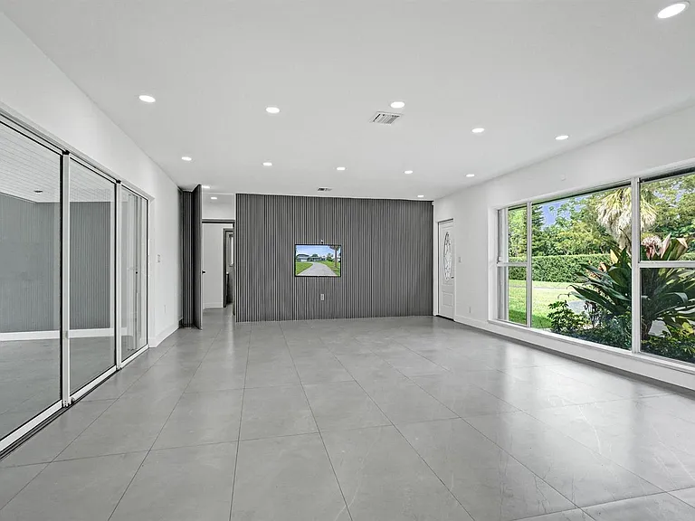 6700 E Tropical Way — Photo 7