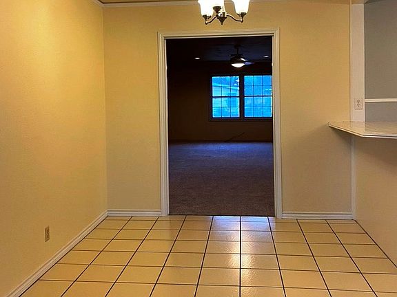 5th image of 122 River Oaks St