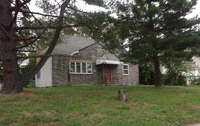 2nd image of 983 Uniondale Ave
