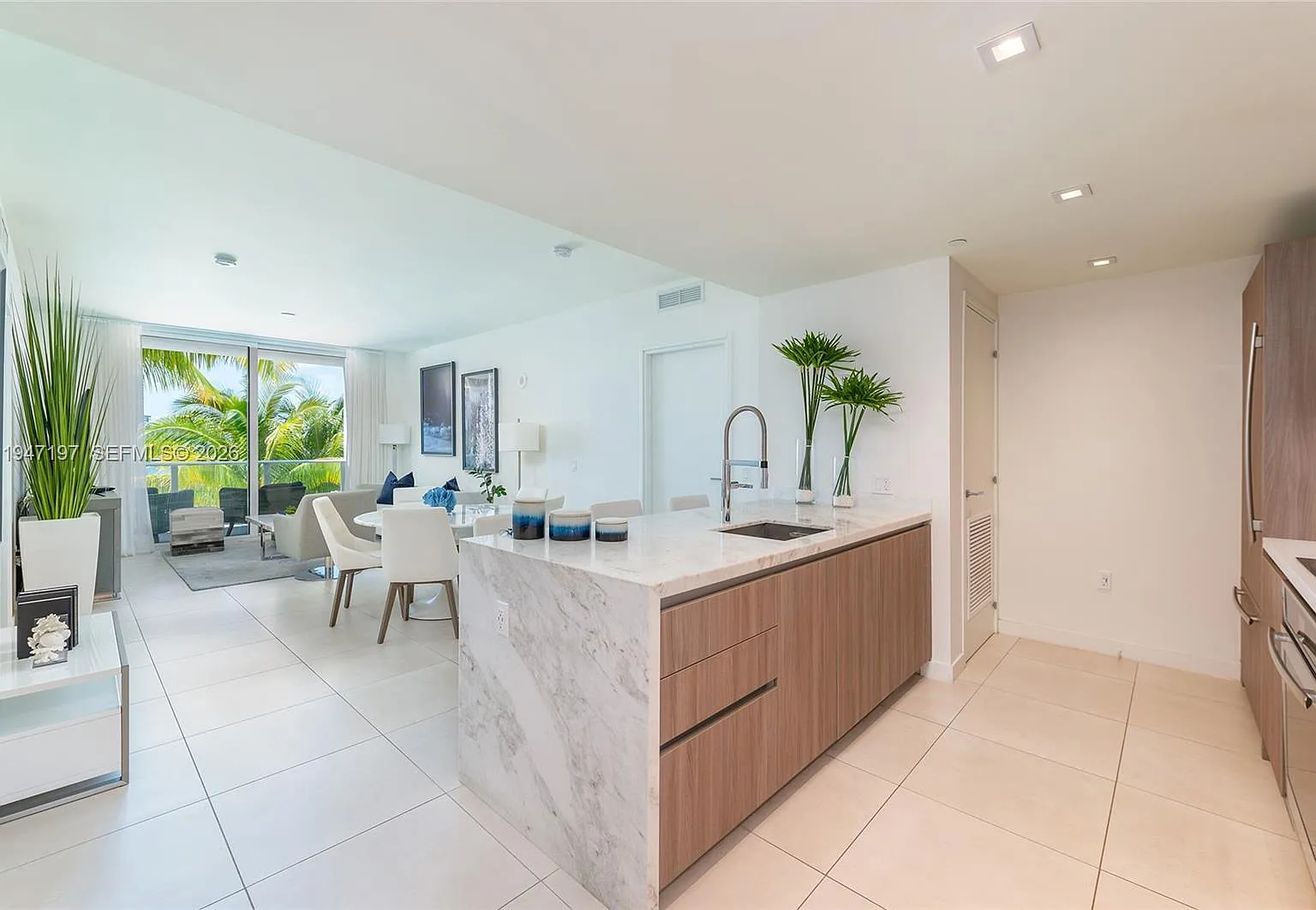 Tiffany House Condo — Photo 1