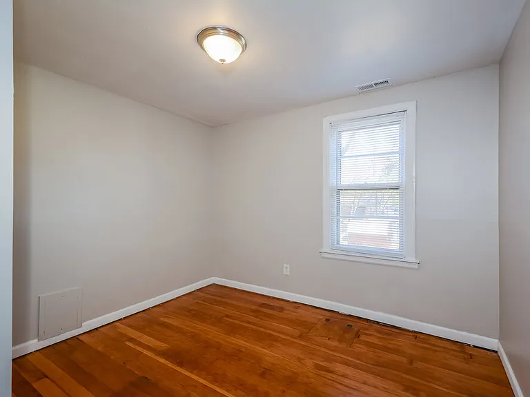 765 Boone St — Photo 18