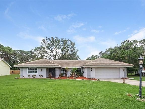 5th image of 327 Monet Dr