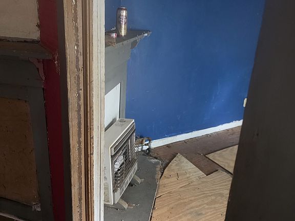 5th image of 375 N Richardson St