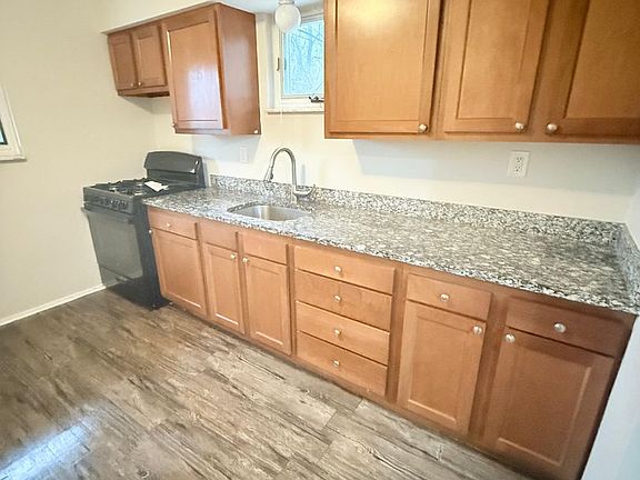 4th image of 580 Guylyn Dr