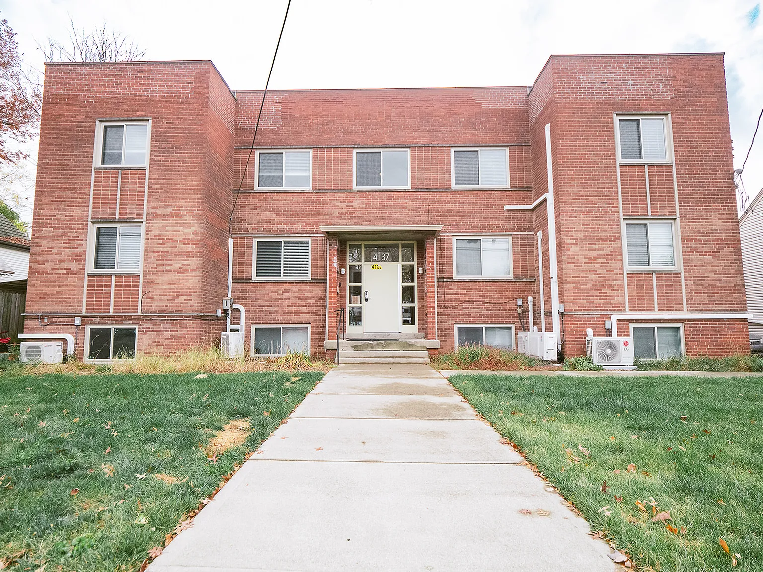 4137 East Galbraith Road - 8 — Photo 1
