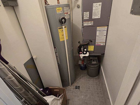 2nd image of 4002 Governors Sq APT 12