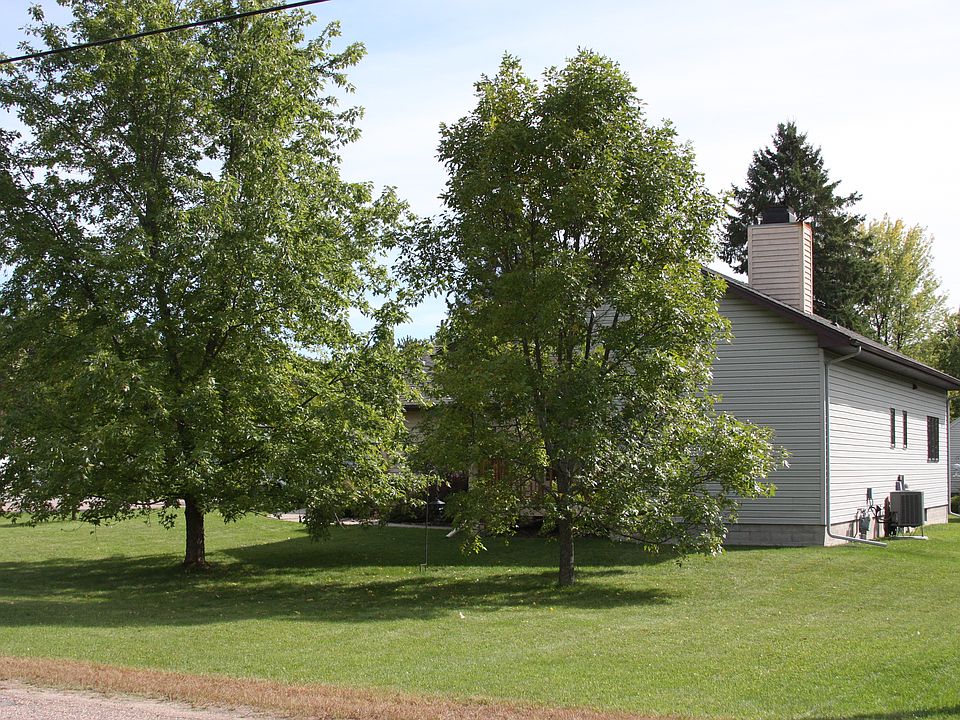 2nd image of 224070 Rose Ave