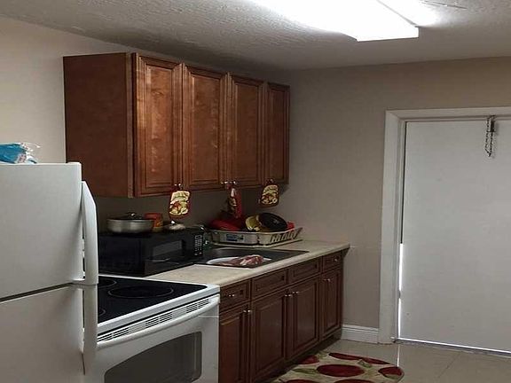 3rd image of 2730 NW 15th Court
