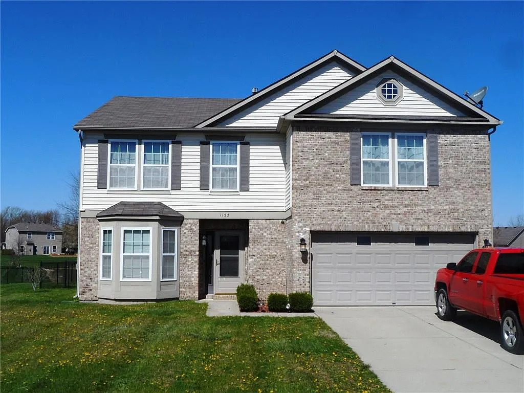 1152 Redwood Dr photo 1