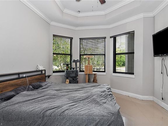 5th image of 2922 58th AVE NE