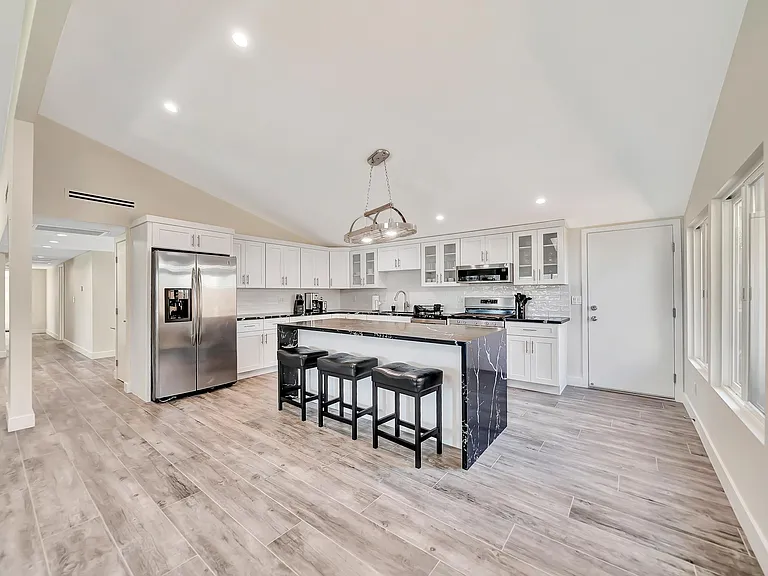 5854 McDonie Ave — Photo 18