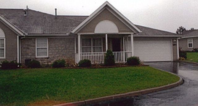 1st image of 684 Scott Dr