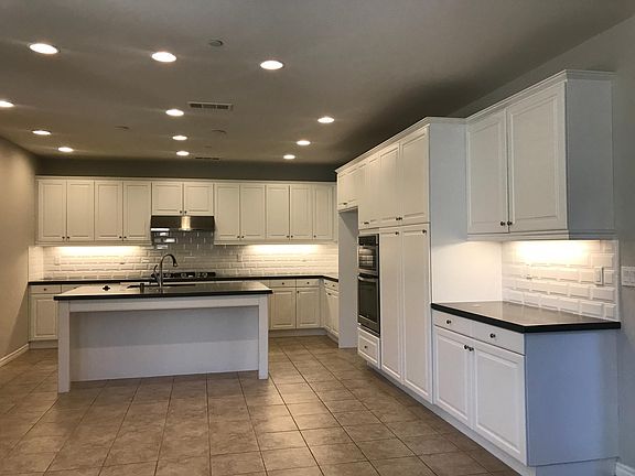 4th image of 14795 Apricot Ln