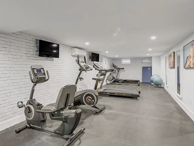6147 Woodbine St #3L — Photo 21