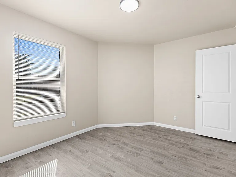 1600 W Madison St — Photo 22