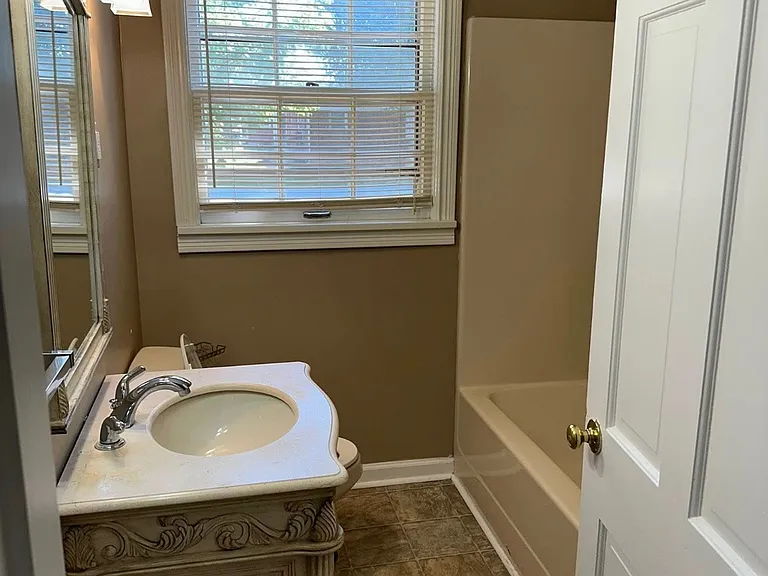 1801 Hogle Dr — Photo 8