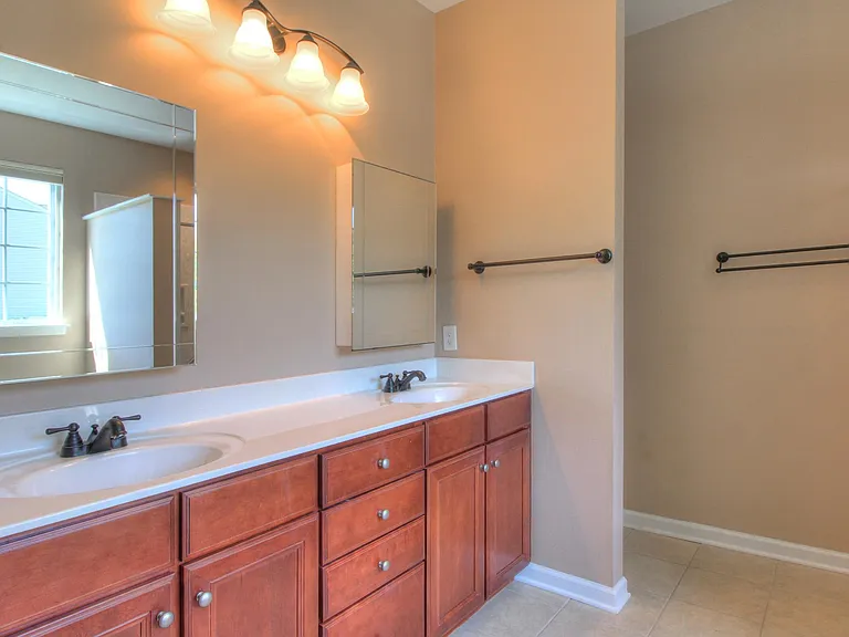 4001 Fountainbrook Dr — Photo 16