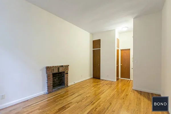 Rented by Bond New York | media 12