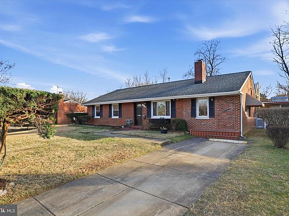 2nd image of 6205 Everglades Dr