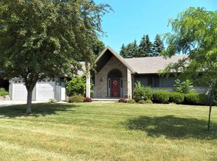 2774 Baylite Dr, Green Bay, WI 54313